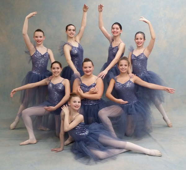 Dancers pose on picture day